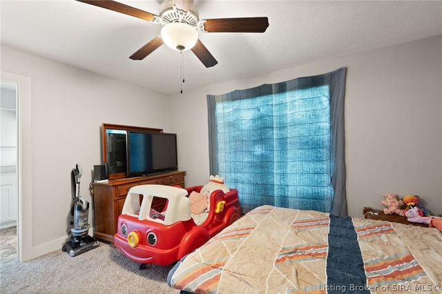 2814 Rolling Creek Drive, Jeffersonville, IN 47130