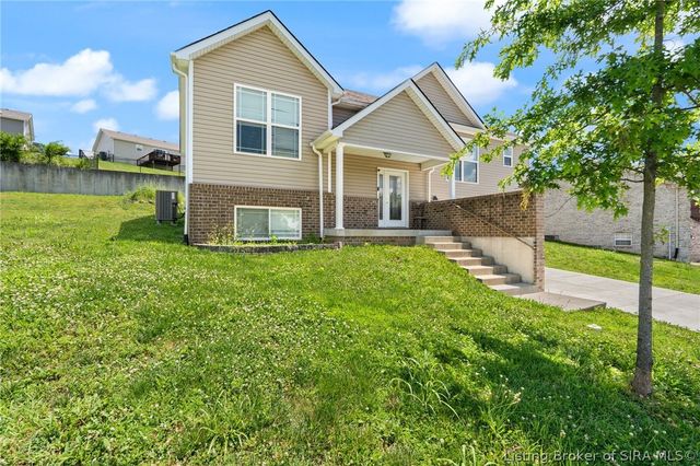 2814 Rolling Creek Drive, Jeffersonville, IN 47130