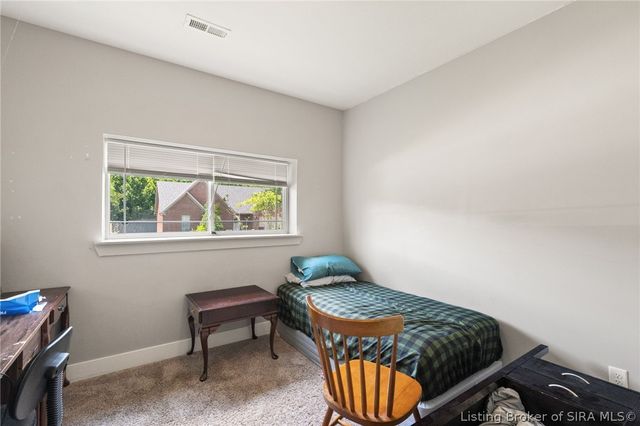 2814 Rolling Creek Drive, Jeffersonville, IN 47130