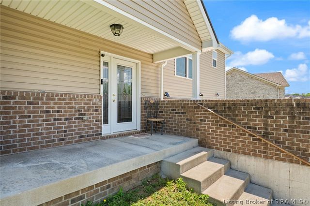 2814 Rolling Creek Drive, Jeffersonville, IN 47130