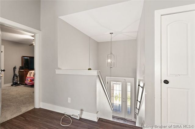2814 Rolling Creek Drive, Jeffersonville, IN 47130