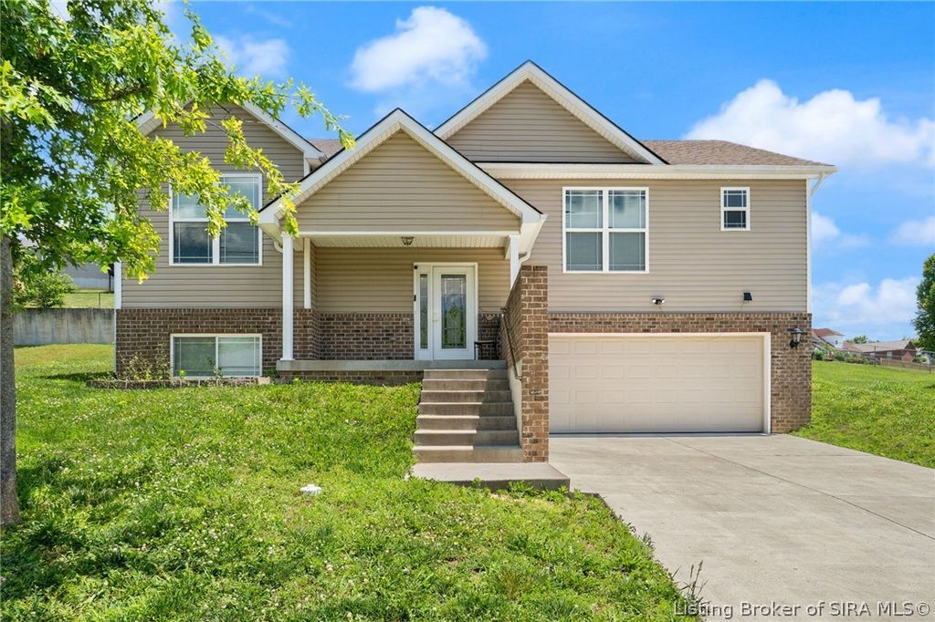 2814 Rolling Creek Drive, Jeffersonville, IN 47130