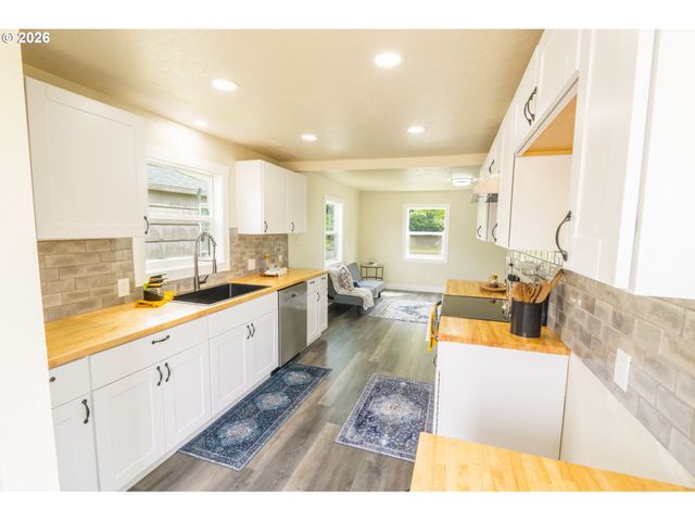 1925 Ne LIBERTY St, Salem, OR 97301