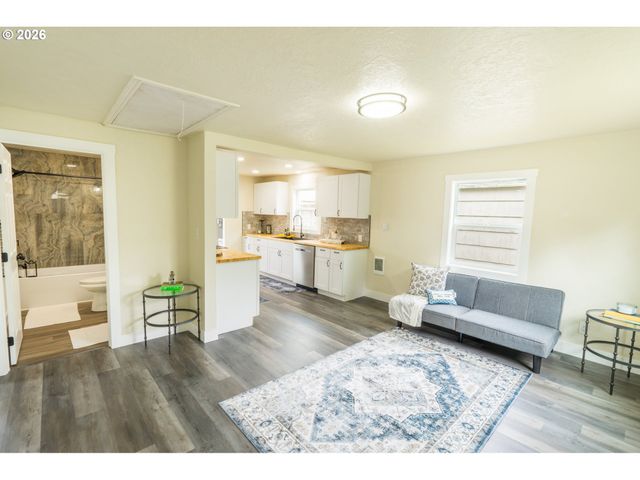 1925 Ne LIBERTY St, Salem, OR 97301