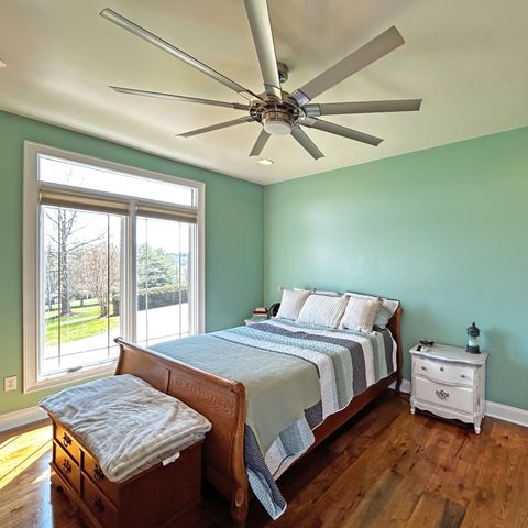 110 Giles Ln, Gallatin, TN 37066