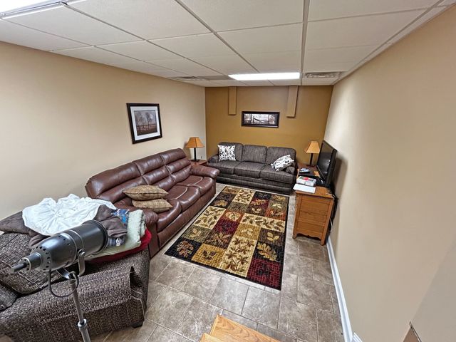 110 Giles Ln, Gallatin, TN 37066