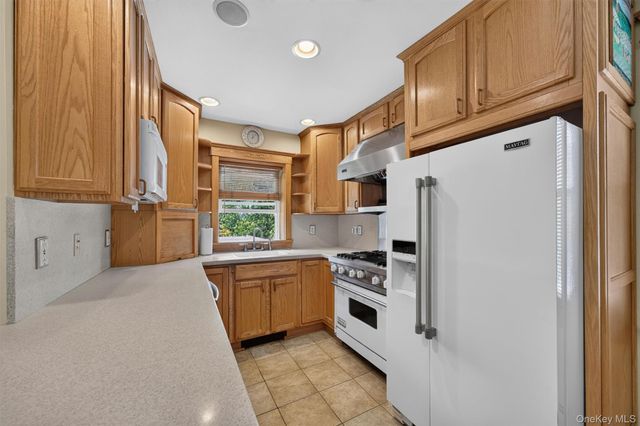 609 Stage Road, Monroe, NY 10950