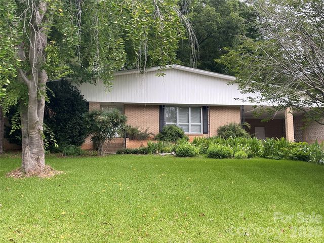 3209 Greenwood Park Circle, Albemarle, NC 28001