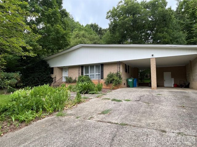 3209 Greenwood Park Circle, Albemarle, NC 28001