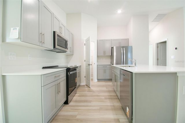 37056 SAGEMOOR DRIVE, Zephyrhills, FL 33541