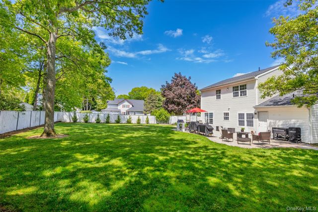 2 Blair Court, Coram, NY 11727