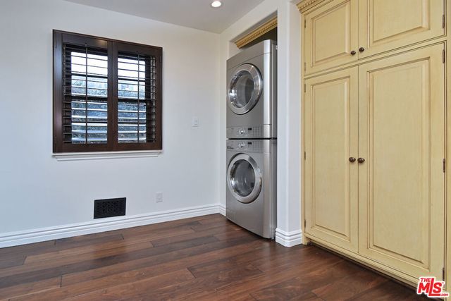 6111 San Vicente Boulevard, Los Angeles, CA 90048