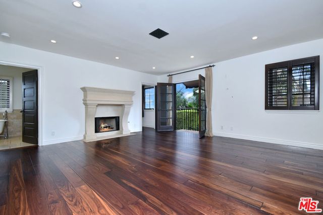 6111 San Vicente Boulevard, Los Angeles, CA 90048