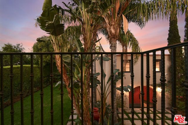 6111 San Vicente Boulevard, Los Angeles, CA 90048