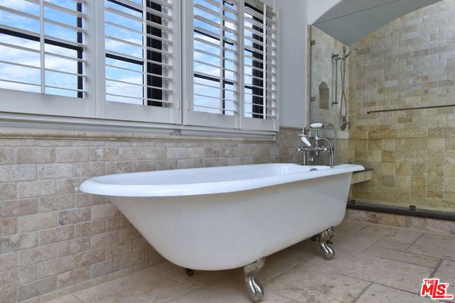 6111 San Vicente Boulevard, Los Angeles, CA 90048