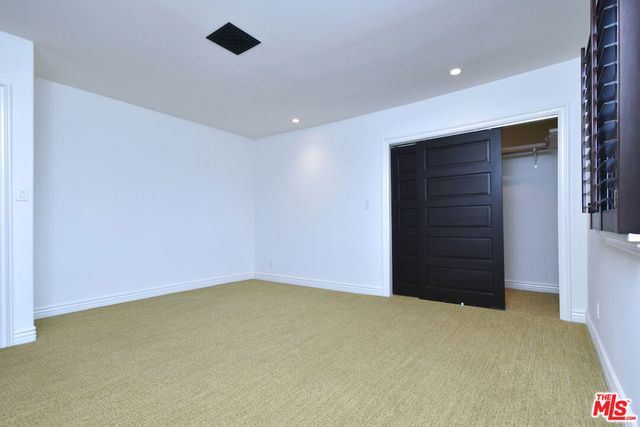 6111 San Vicente Boulevard, Los Angeles, CA 90048