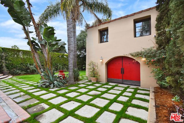 6111 San Vicente Boulevard, Los Angeles, CA 90048