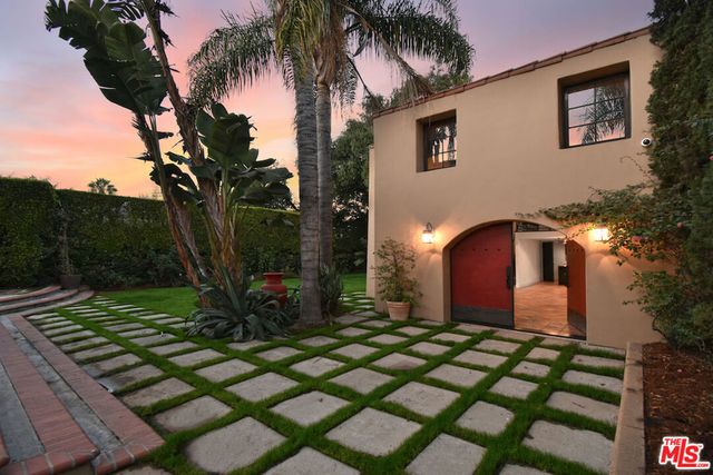 6111 San Vicente Boulevard, Los Angeles, CA 90048