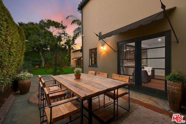 6111 San Vicente Boulevard, Los Angeles, CA 90048