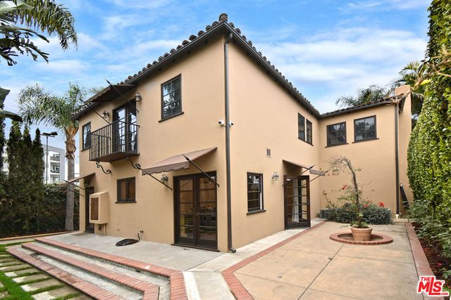 6111 San Vicente Boulevard, Los Angeles, CA 90048