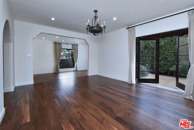 6111 San Vicente Boulevard, Los Angeles, CA 90048