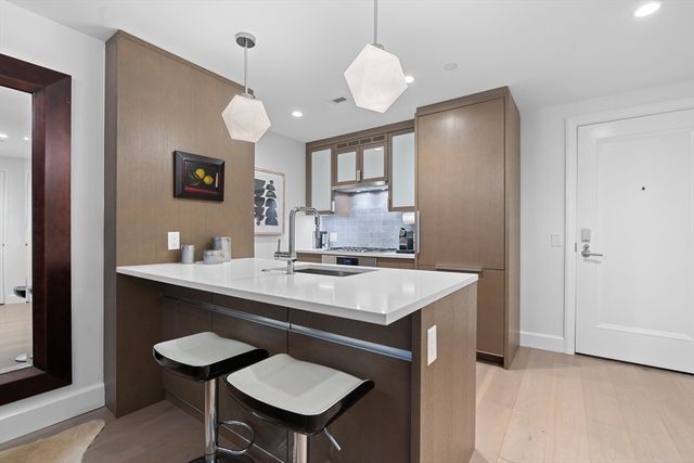 100 Lovejoy Wharf 5 N, Boston, MA 02114