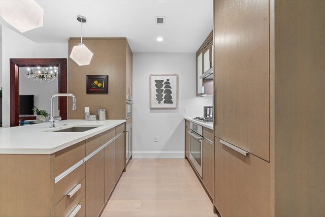 100 Lovejoy Wharf 5 N, Boston, MA 02114