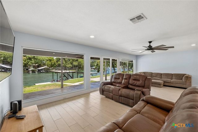 611 Lake Placid Drive, Seguin, TX 78155