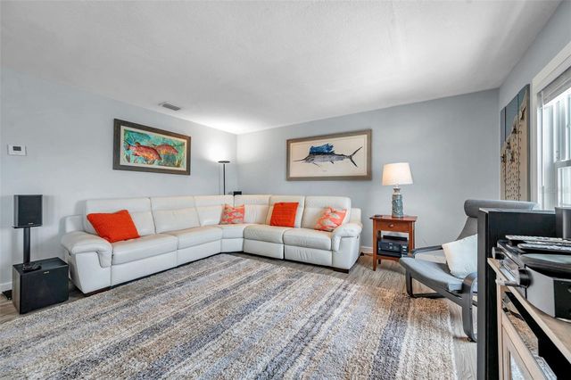 5260 COQUINA KEY DRIVE SE C, St Petersburg, FL 33705