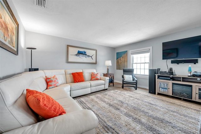 5260 COQUINA KEY DRIVE SE C, St Petersburg, FL 33705