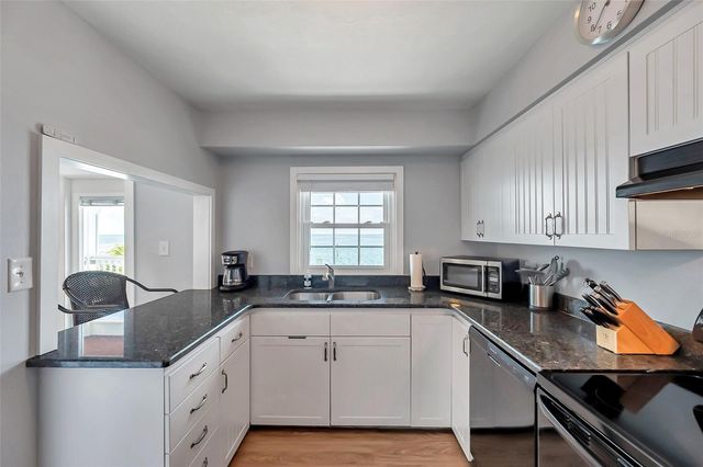 5260 COQUINA KEY DRIVE SE C, St Petersburg, FL 33705