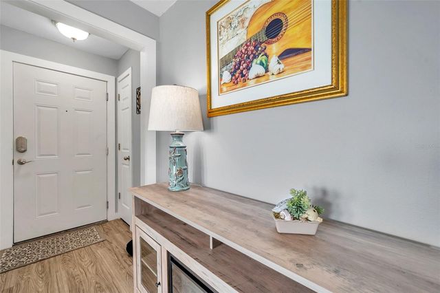 5260 COQUINA KEY DRIVE SE C, St Petersburg, FL 33705