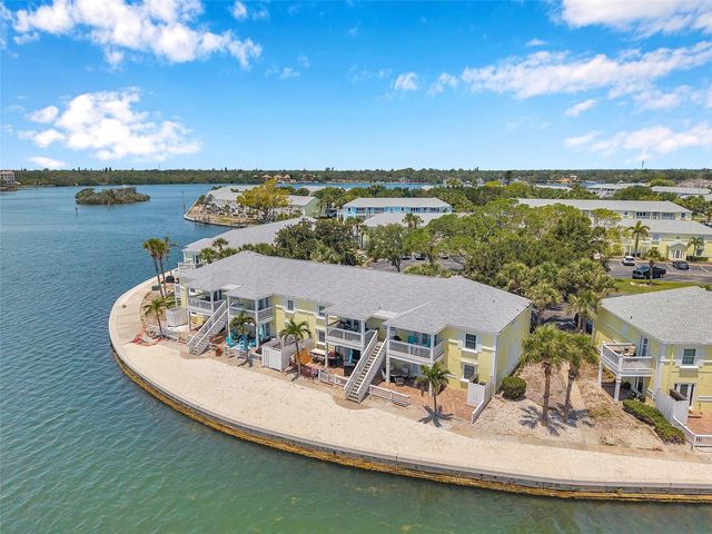 5260 COQUINA KEY DRIVE SE C, St Petersburg, FL 33705