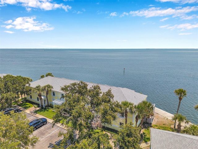 5260 COQUINA KEY DRIVE SE C, St Petersburg, FL 33705