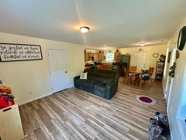 260 Bethesda Mission Road, Campton, KY 41301