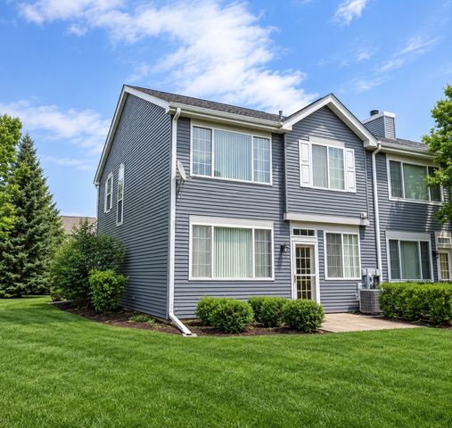 1 S Oakhurst Drive, Aurora, IL 60504