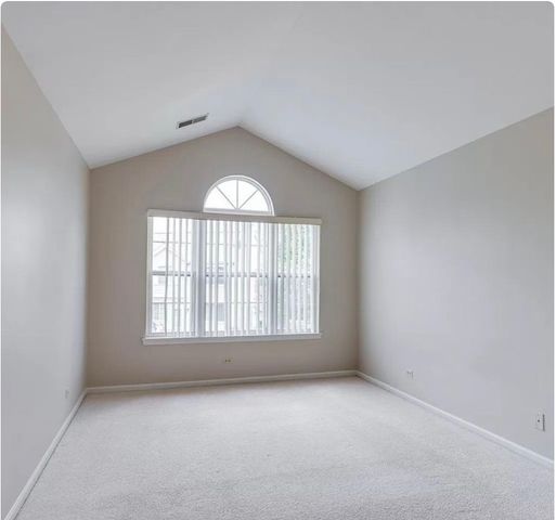 1 S Oakhurst Drive, Aurora, IL 60504