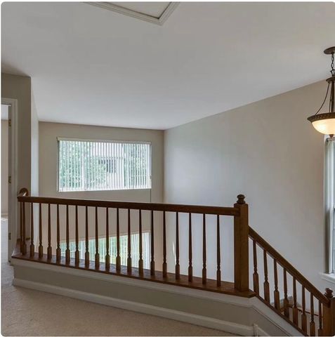 1 S Oakhurst Drive, Aurora, IL 60504