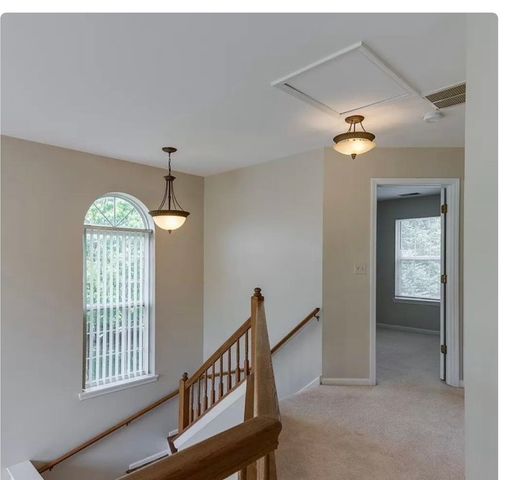 1 S Oakhurst Drive, Aurora, IL 60504
