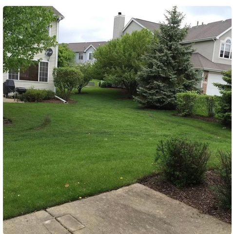1 S Oakhurst Drive, Aurora, IL 60504