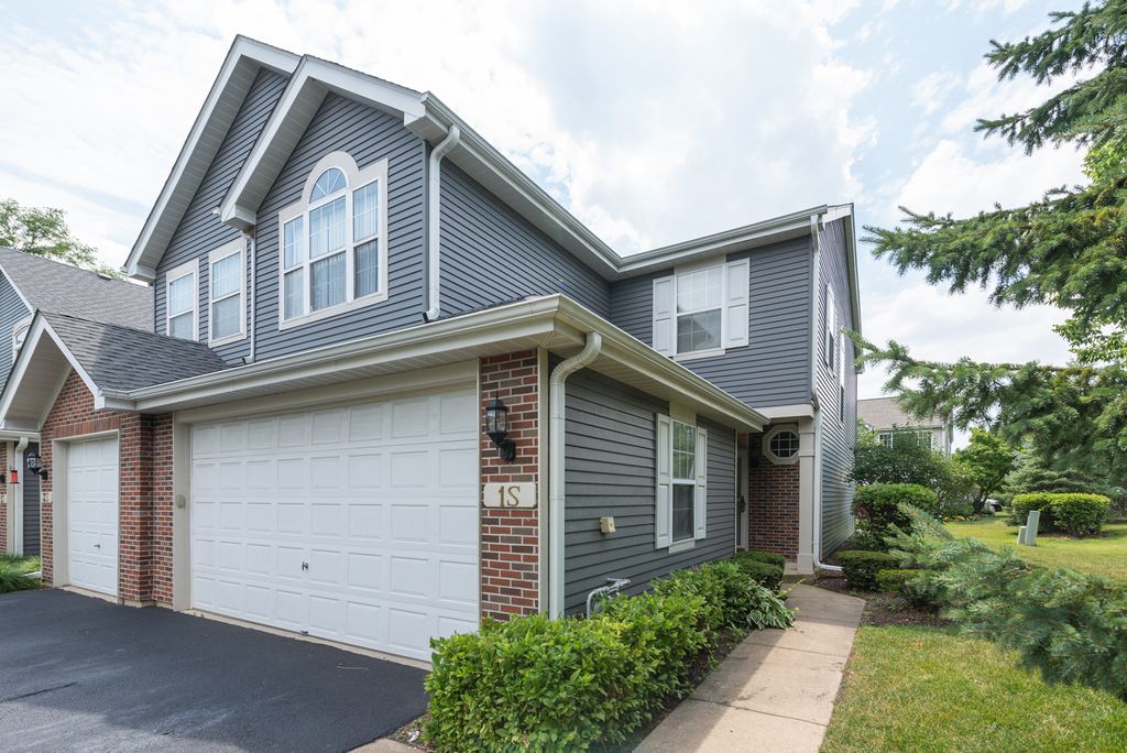 1 S Oakhurst Drive, Aurora, IL 60504