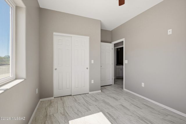 380 E Corona Road, Tucson, AZ 85756