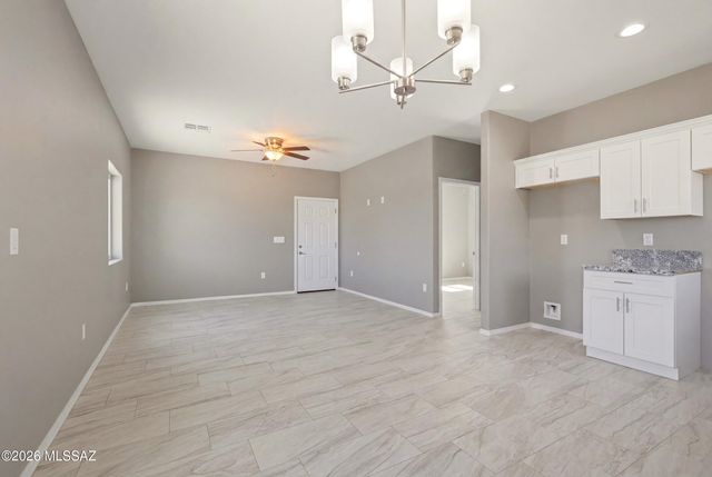 380 E Corona Road, Tucson, AZ 85756