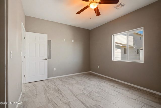 380 E Corona Road, Tucson, AZ 85756