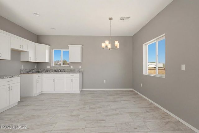 380 E Corona Road, Tucson, AZ 85756