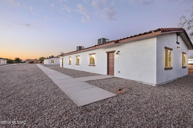 380 E Corona Road, Tucson, AZ 85756
