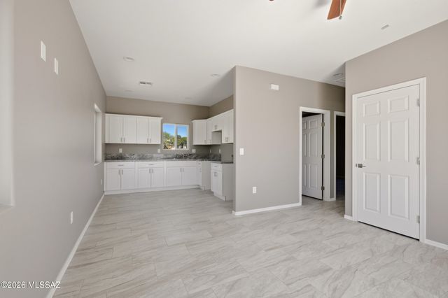 380 E Corona Road, Tucson, AZ 85756