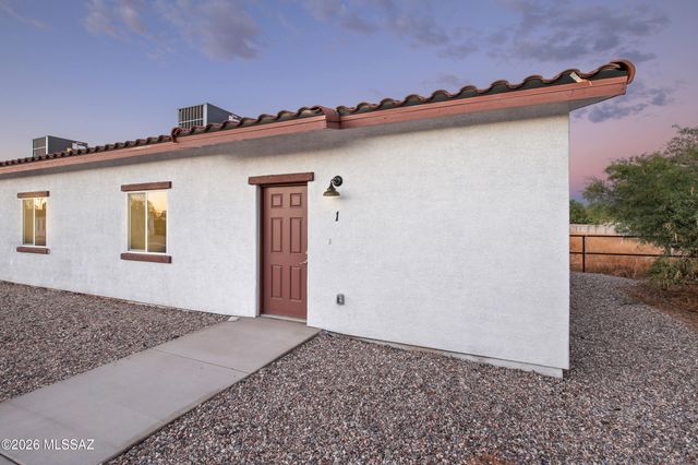 380 E Corona Road, Tucson, AZ 85756