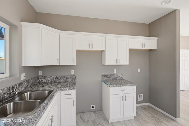 380 E Corona Road, Tucson, AZ 85756