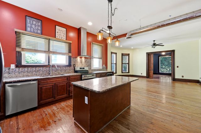 136 E Broadway Avenue, Richmond, KY 40475